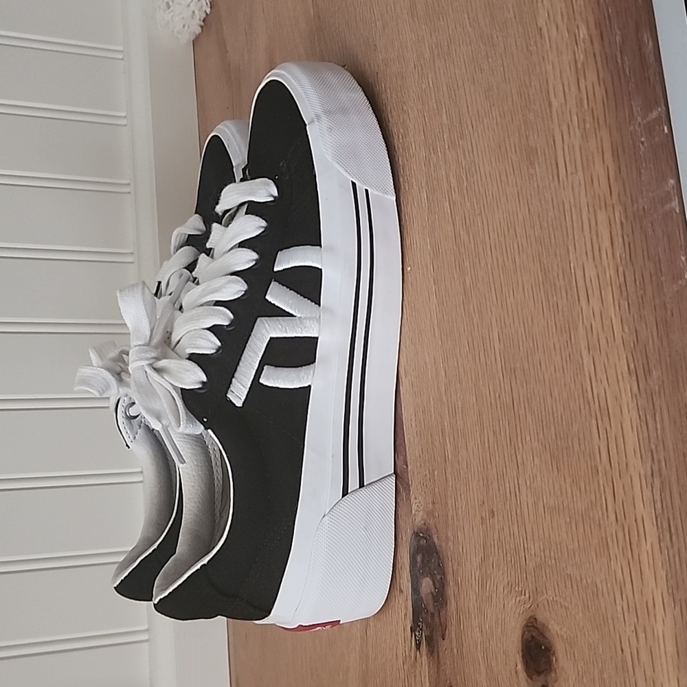 Van's